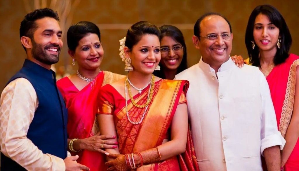 Dinesh Karthik Family