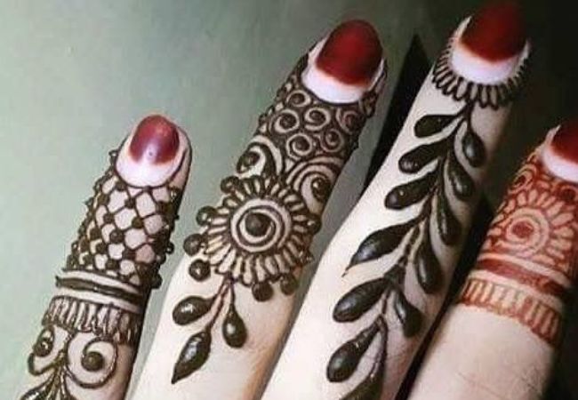 Mehndi design fingerss