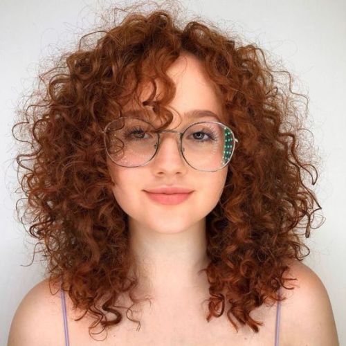 Curly hair style for women